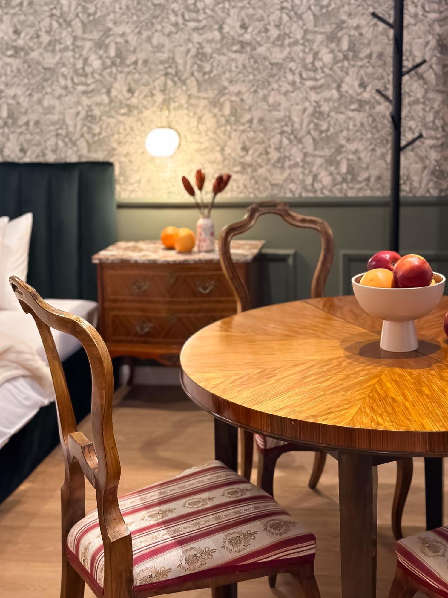 Turnkey I Antonin Dvorak Apartments Prague Phòng bức ảnh